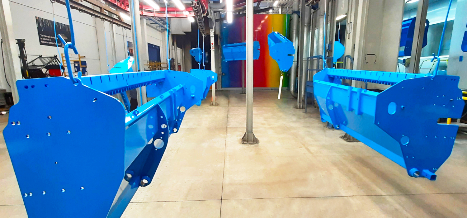 Articoli del settore agricolo verniciati a polveri di colore azzurro verniciatura a polveri azzurro settore agricolo
