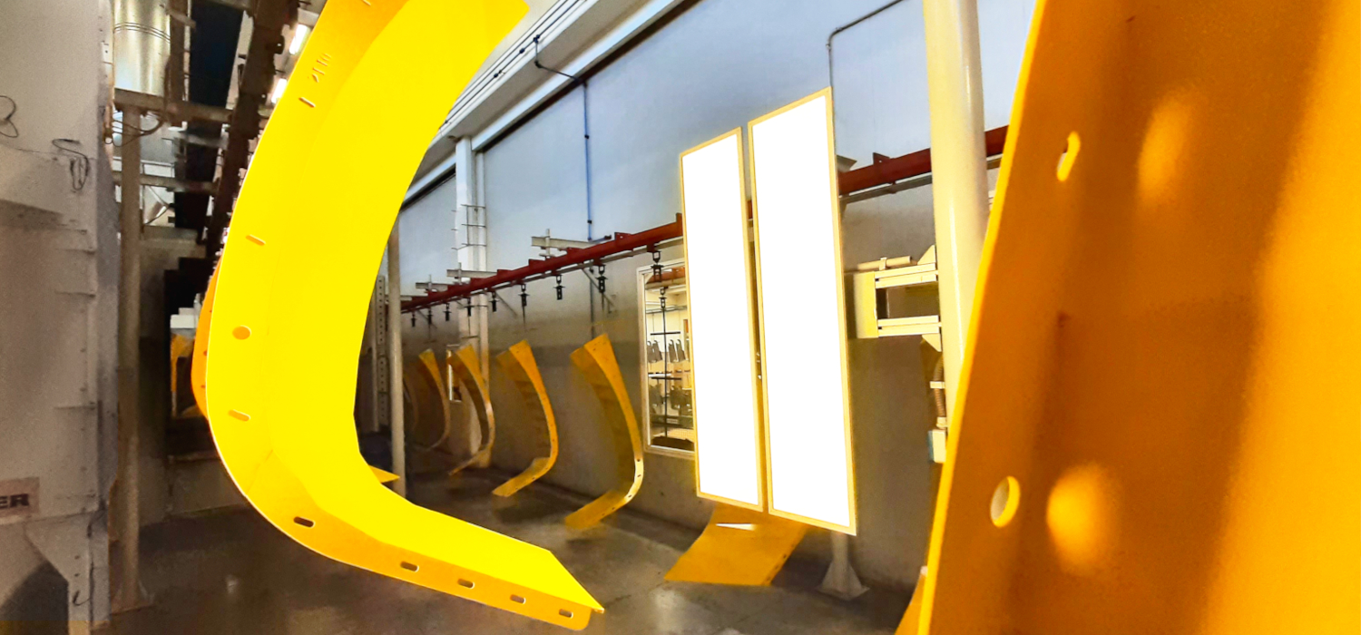 Articoli verniciati a polvere di colore giallo sottoposti ad un controllo di qualità verniciatura a polveri colore giallo