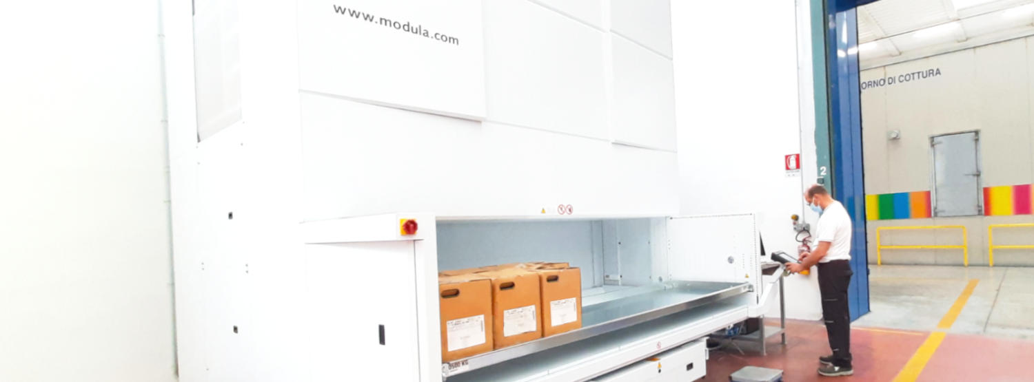 magazzino verticale modula operatore logistica